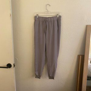 Lululemon Lavender Jogger - Size 4